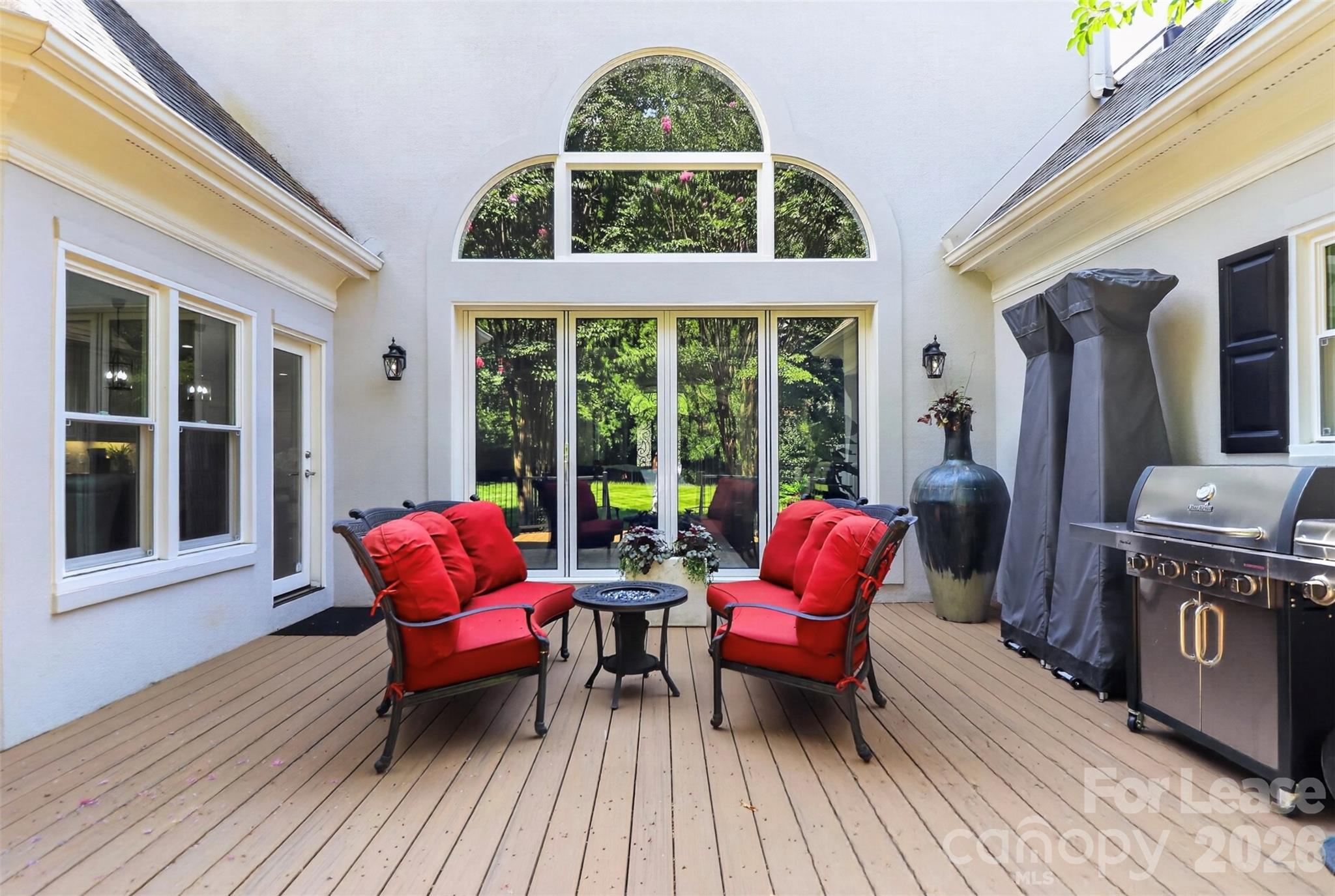 18928 Peninsula Point Drive