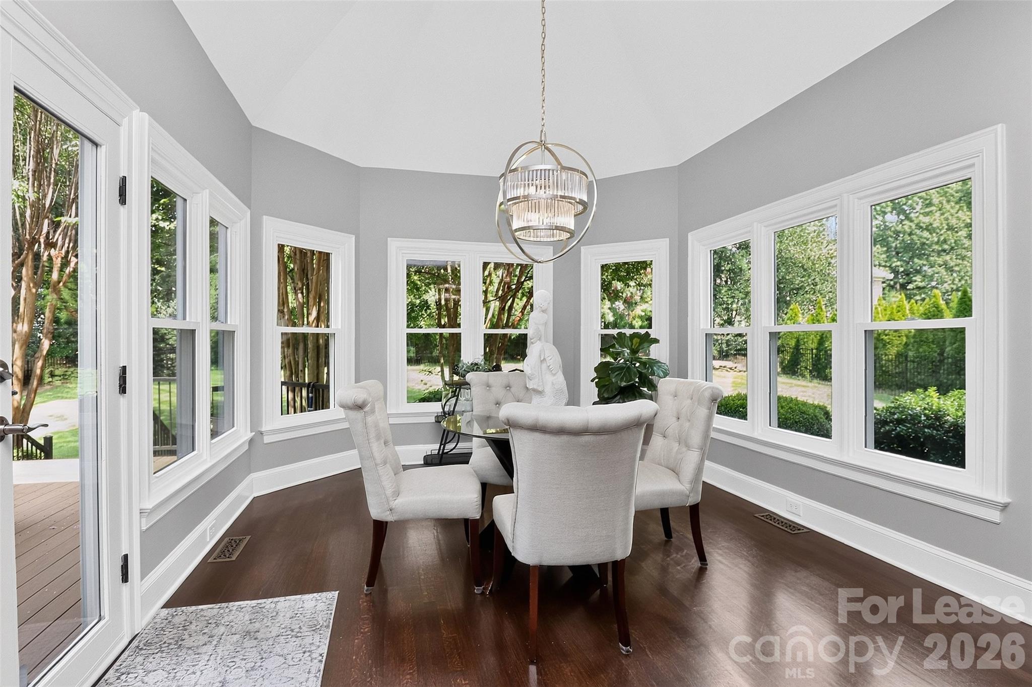 18928 Peninsula Point Drive