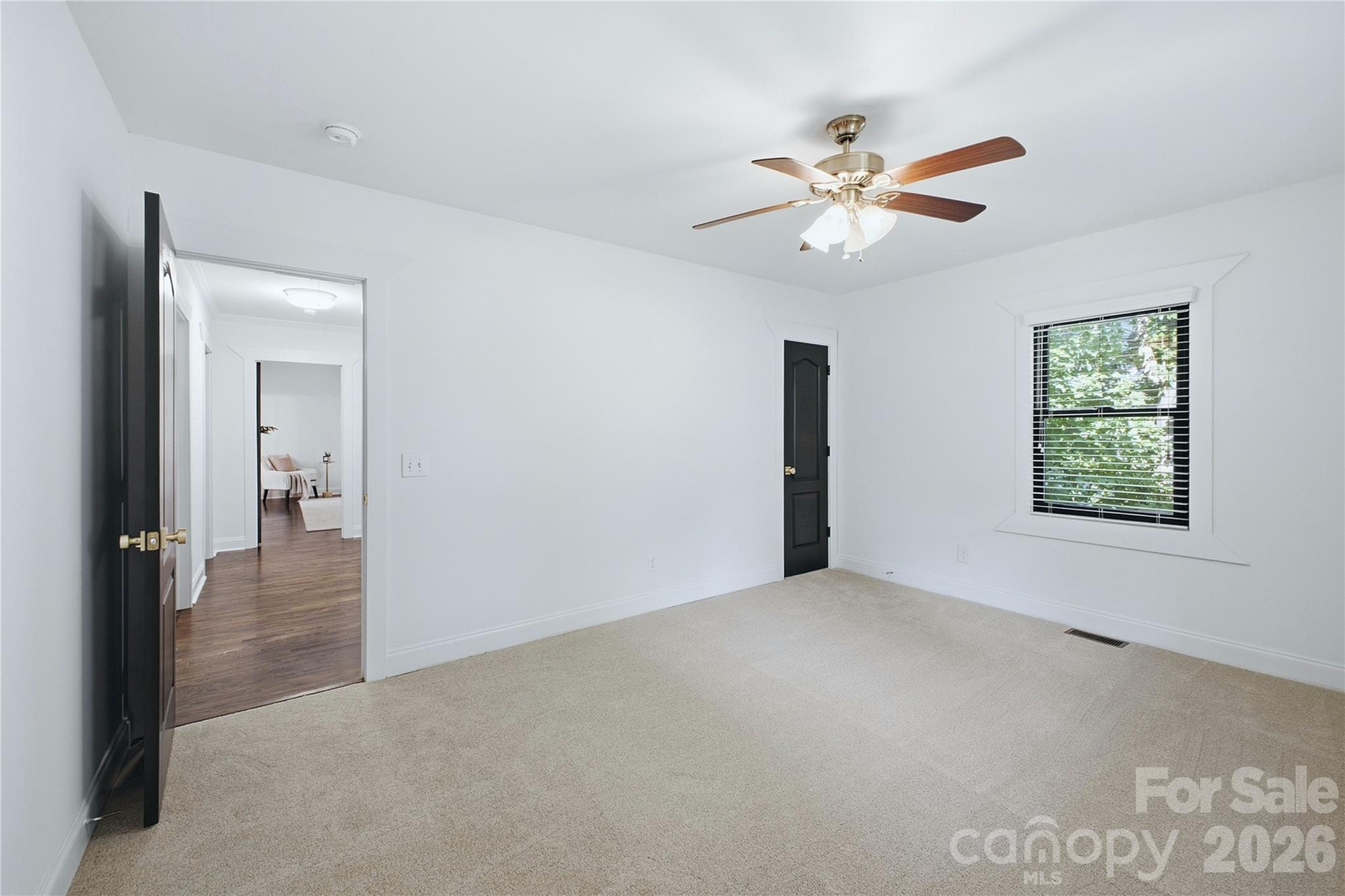 947 Everett Place