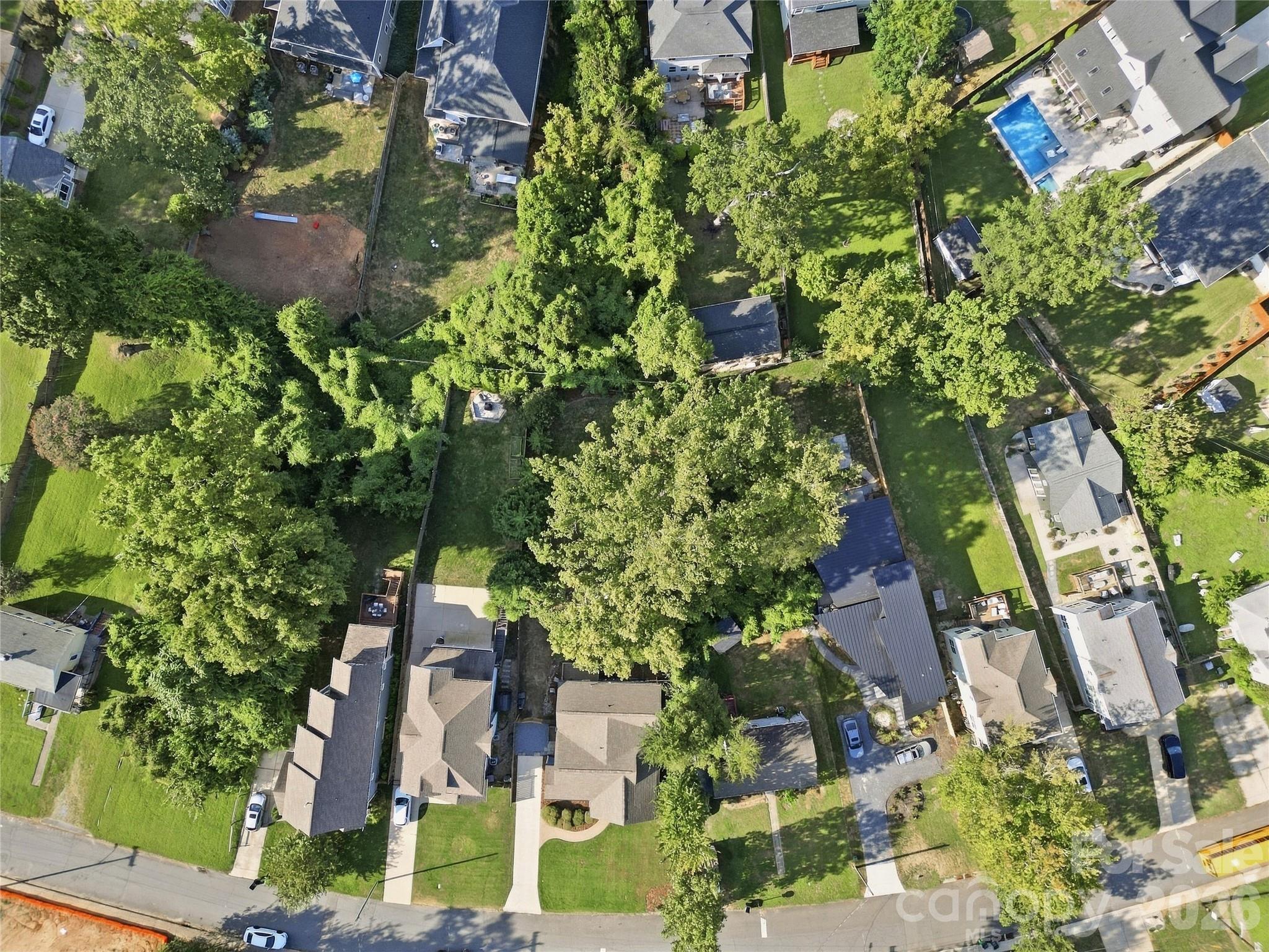 947 Everett Place