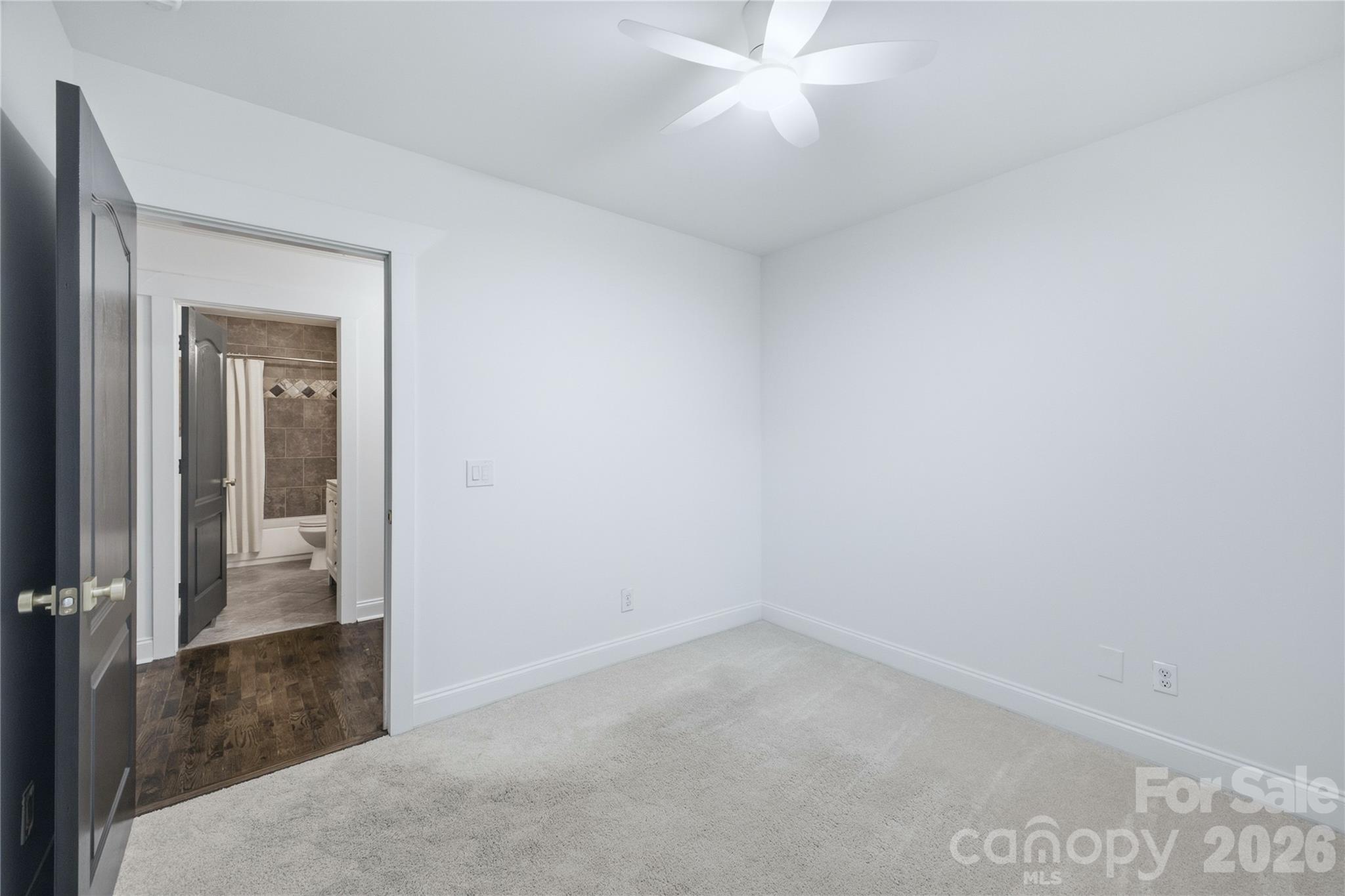 947 Everett Place