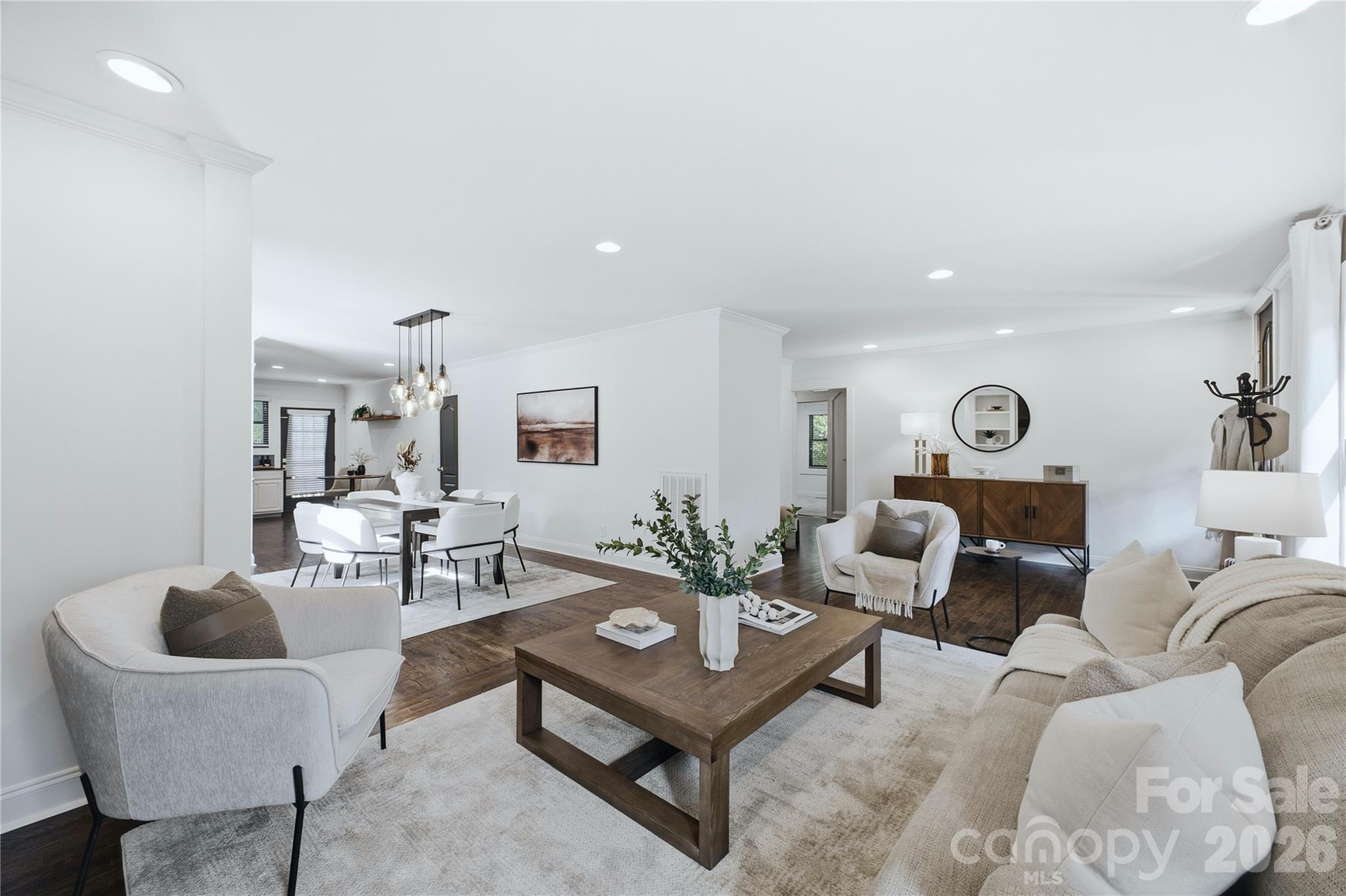 947 Everett Place