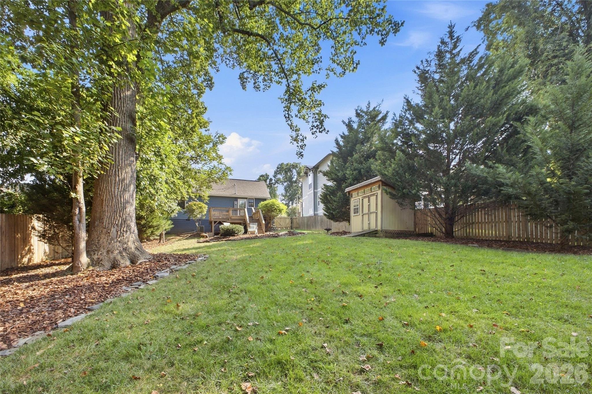 947 Everett Place