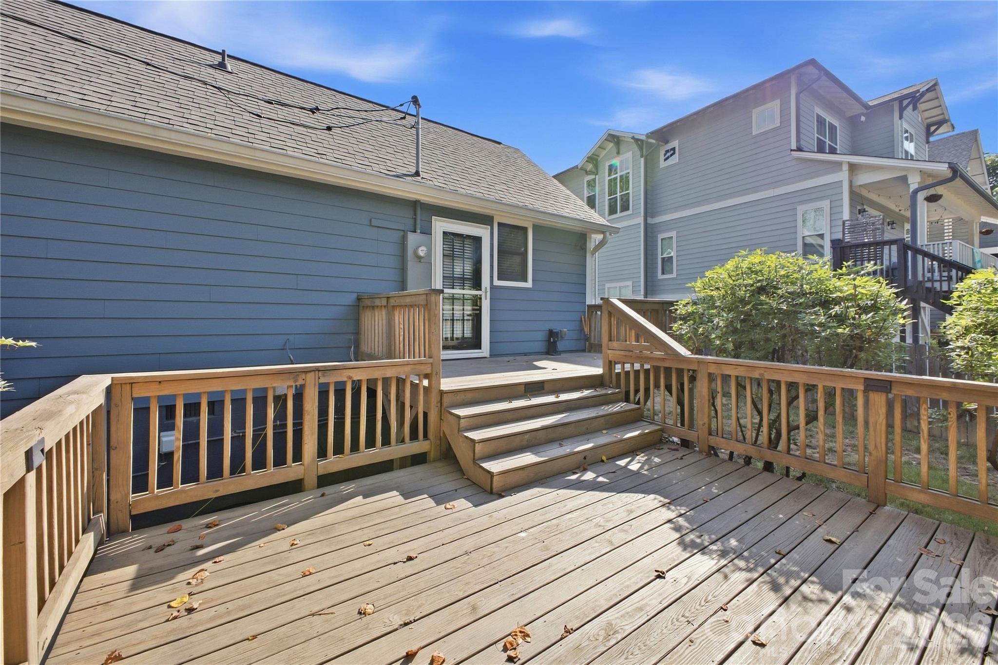 947 Everett Place