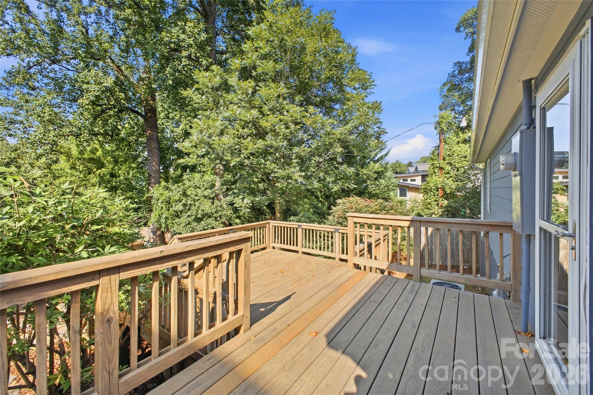 947 Everett Place