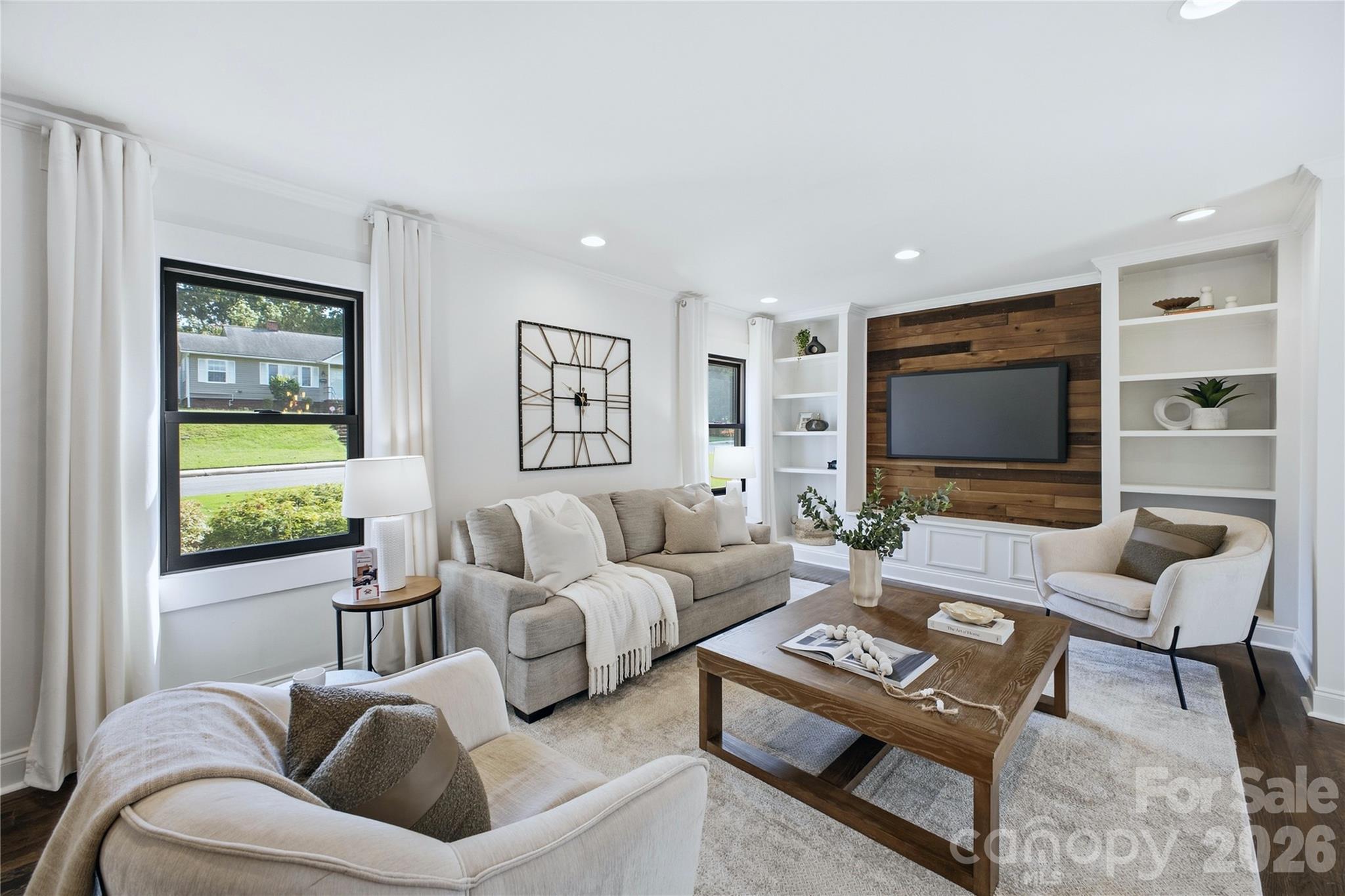 947 Everett Place