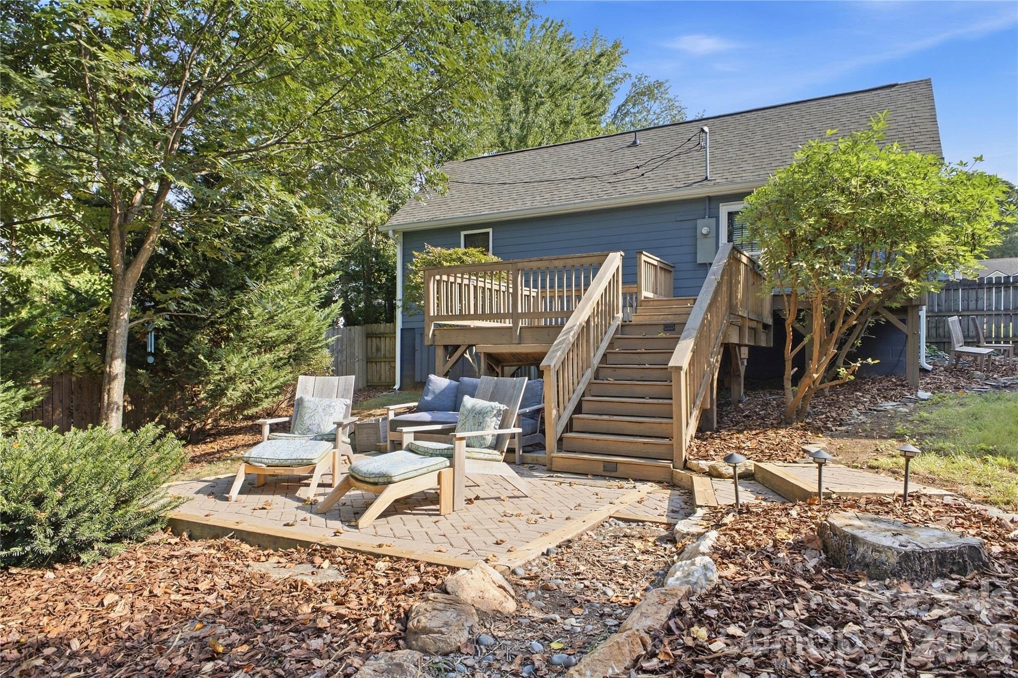 947 Everett Place