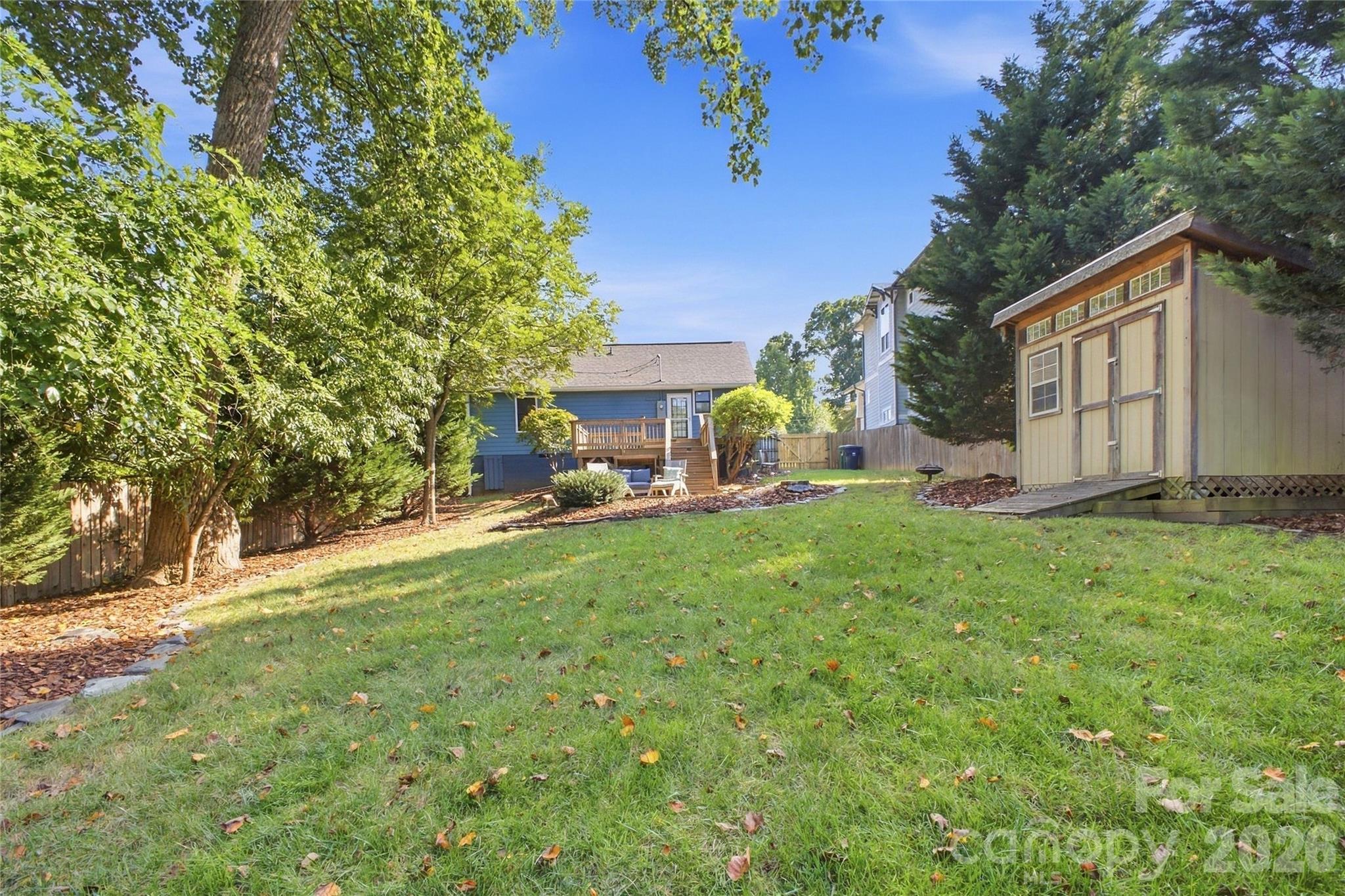 947 Everett Place