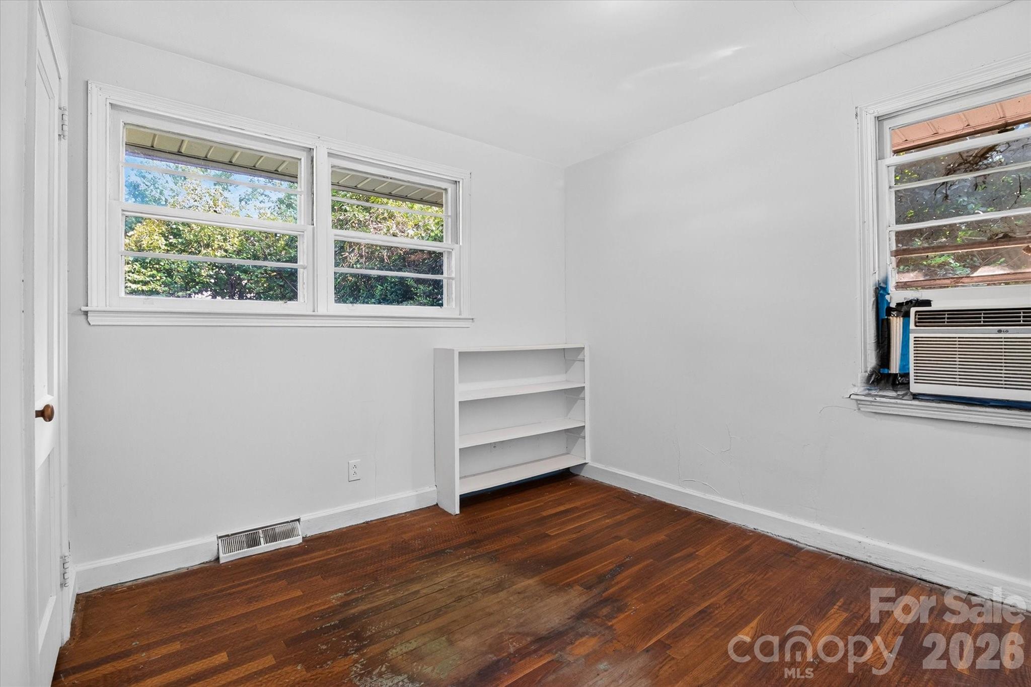 3353 Eastwood Drive