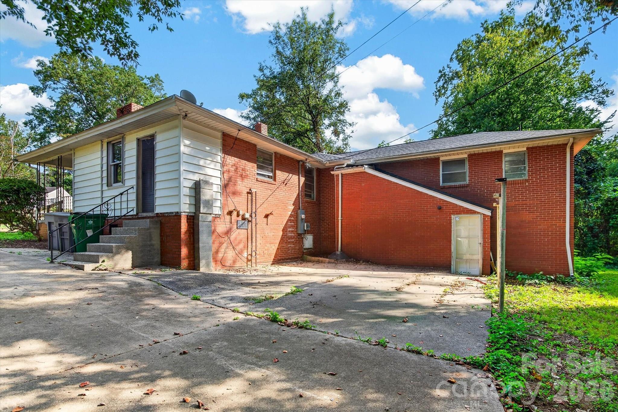 3353 Eastwood Drive