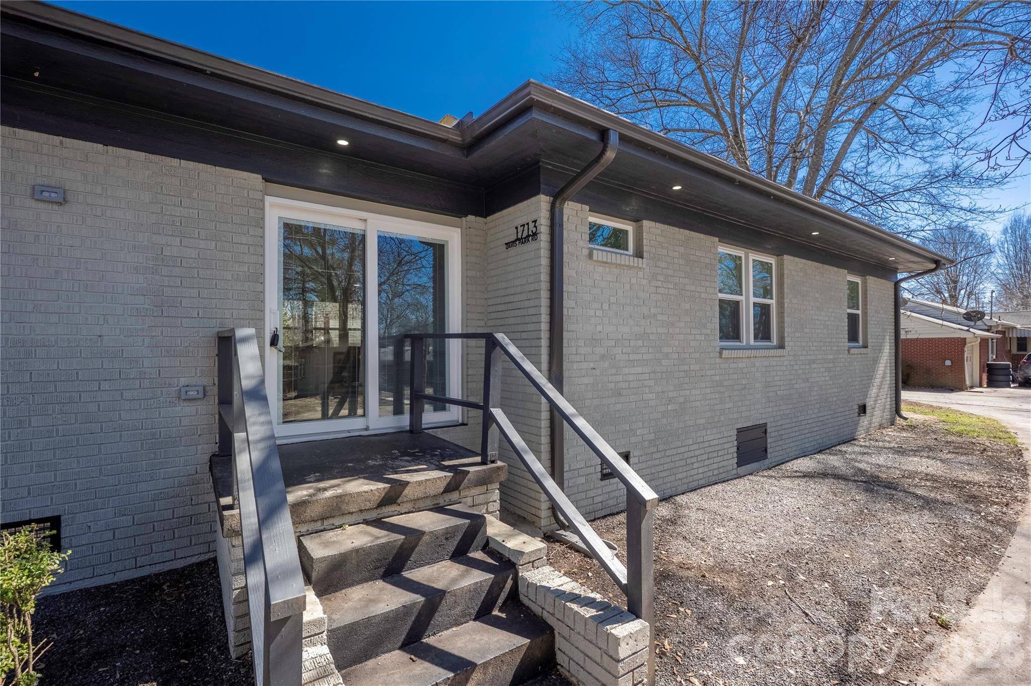 1713 Davis Park Road