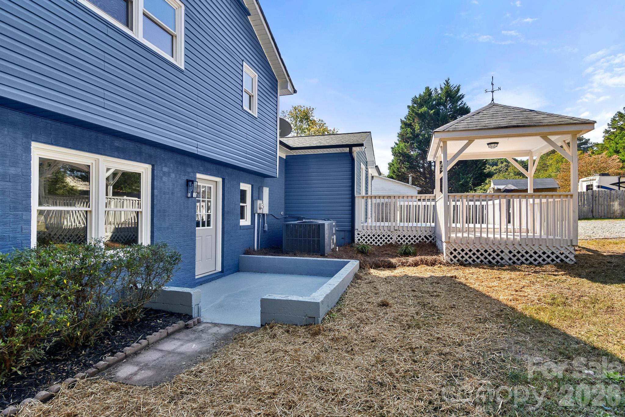 309 Catawba Circle N