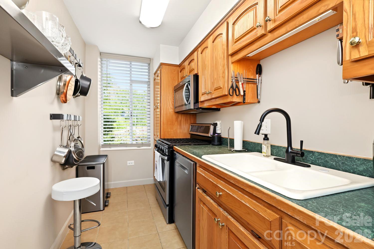 1300 Queens Road Unit: 219