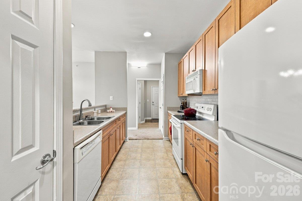 3805 Balsam Street Unit: 122