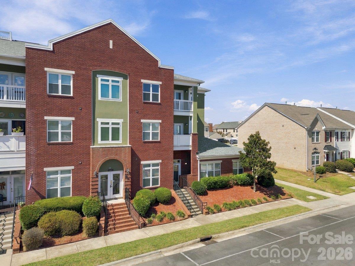 3805 Balsam Street Unit: 122