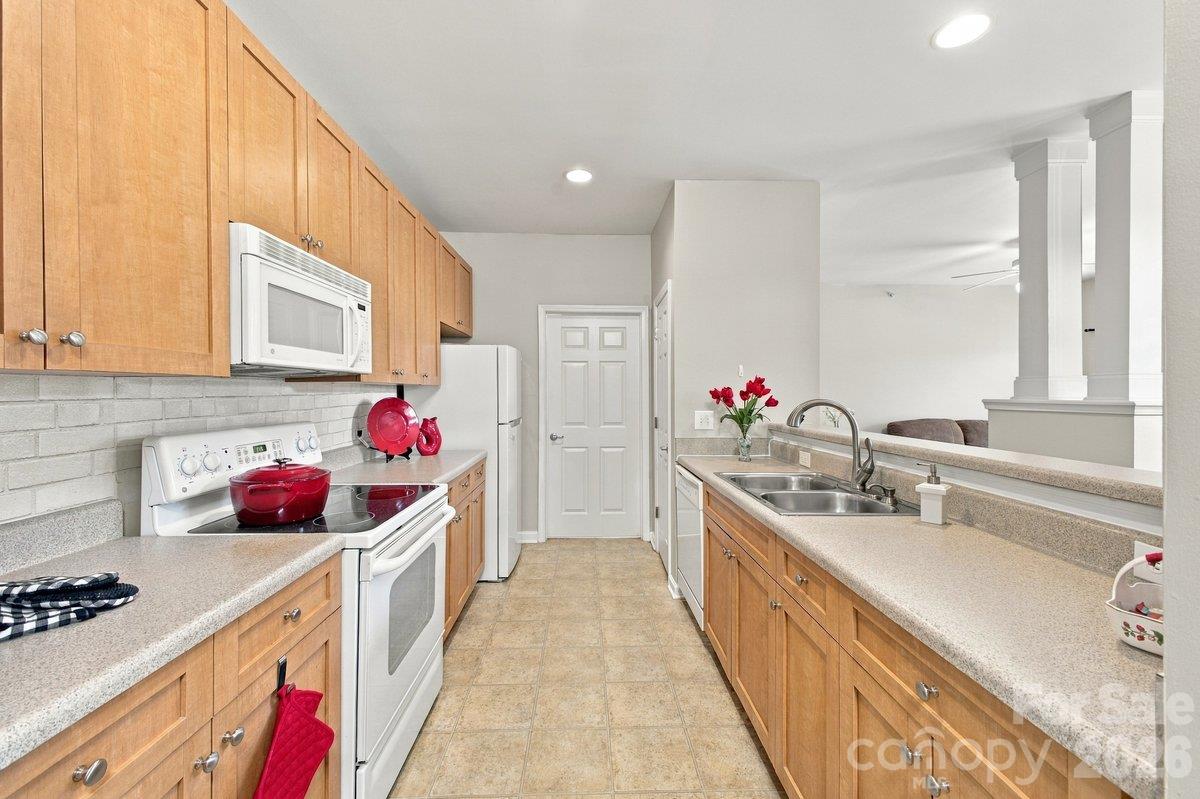 3805 Balsam Street Unit: 122