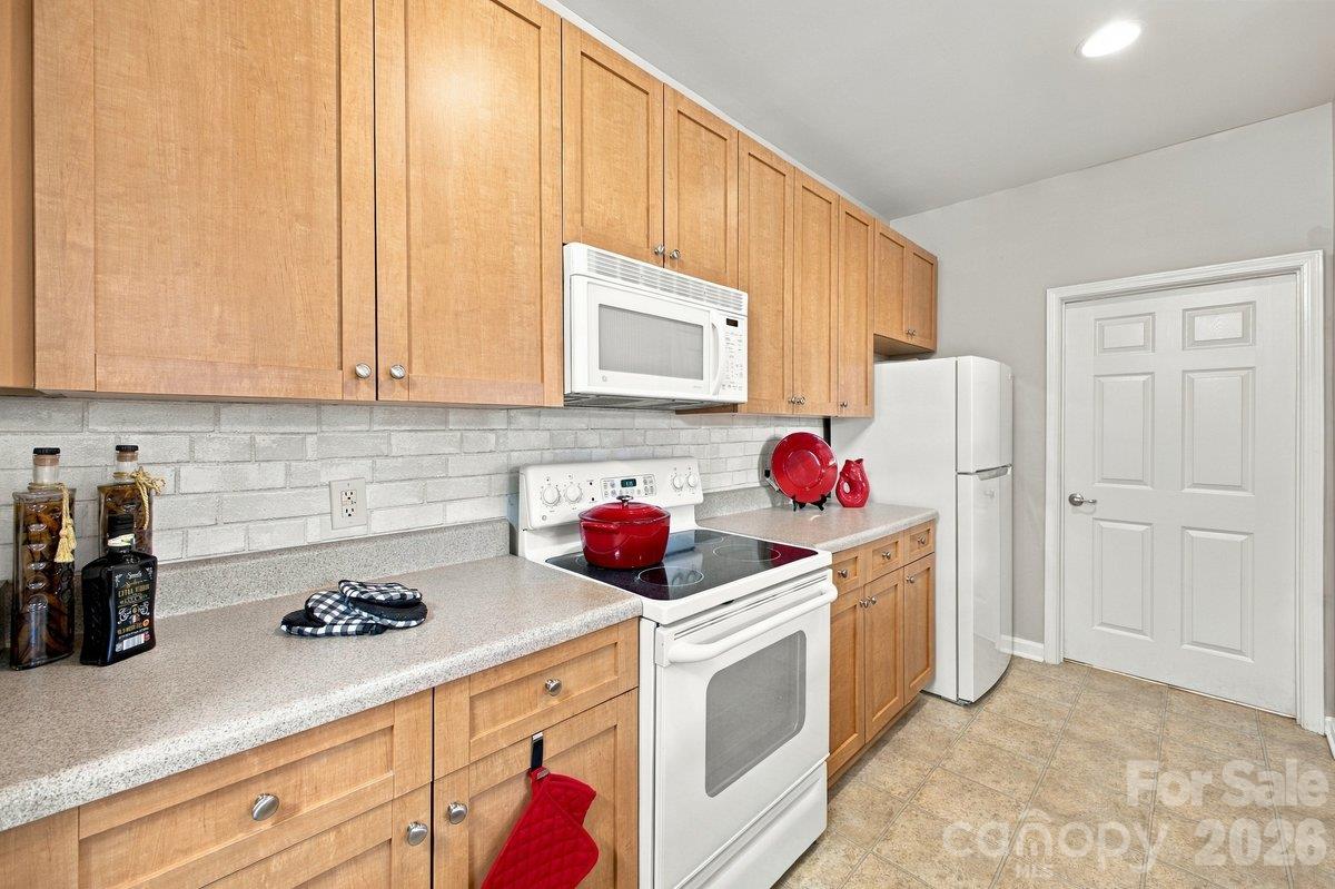 3805 Balsam Street Unit: 122