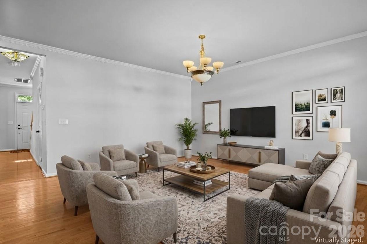4209 Piccadilly Lane