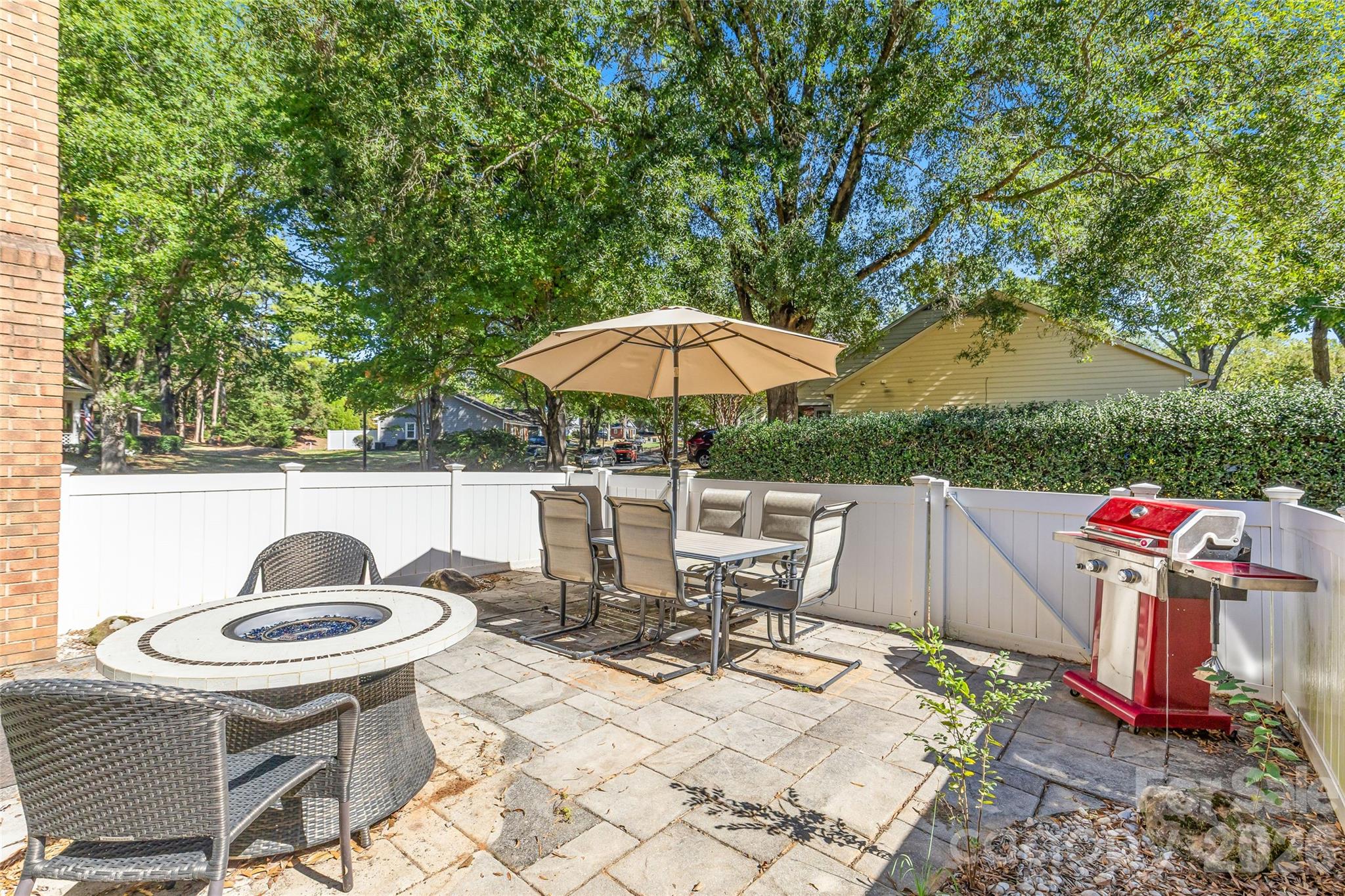 2434 Dryden Lane