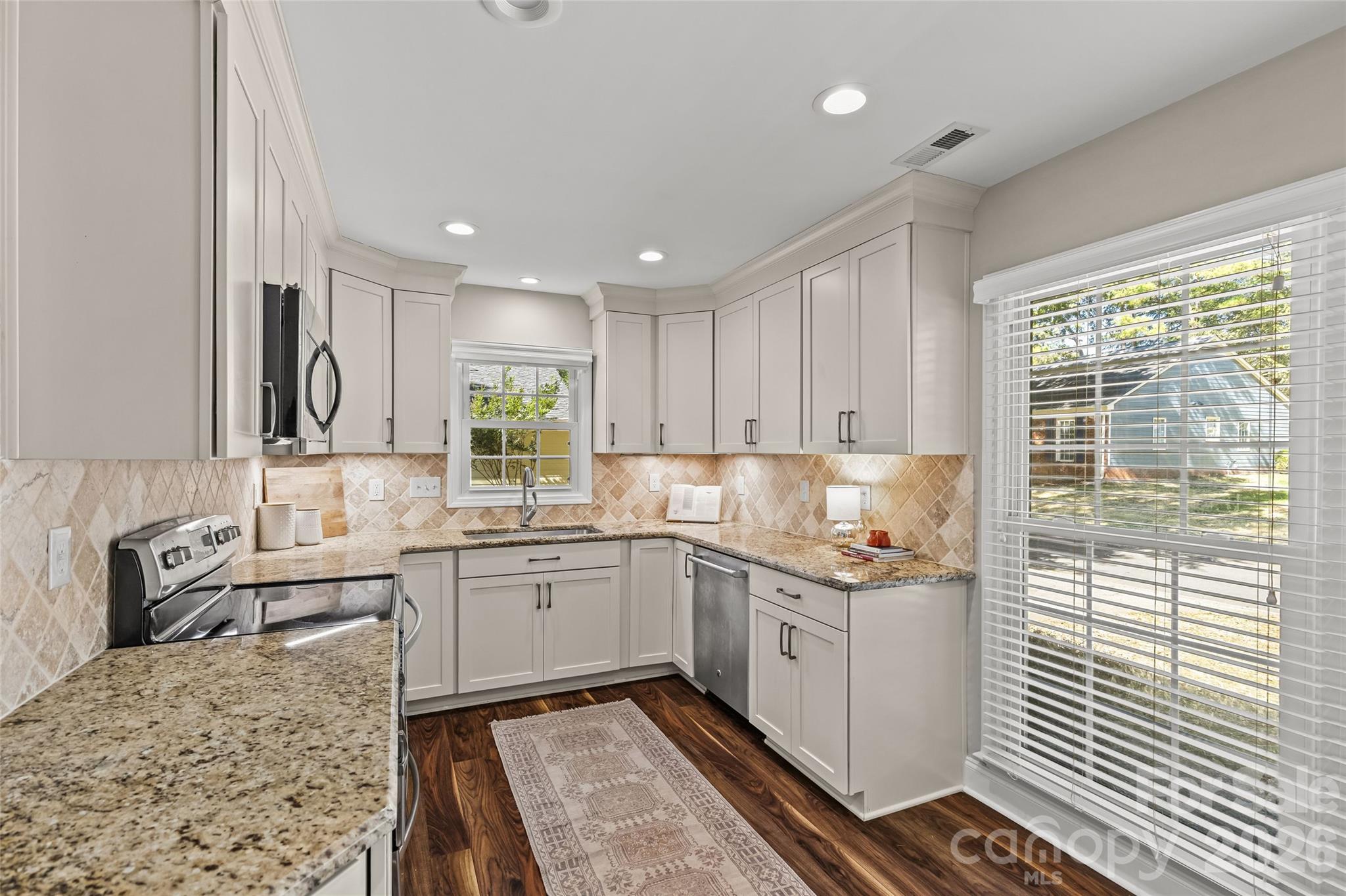 2434 Dryden Lane