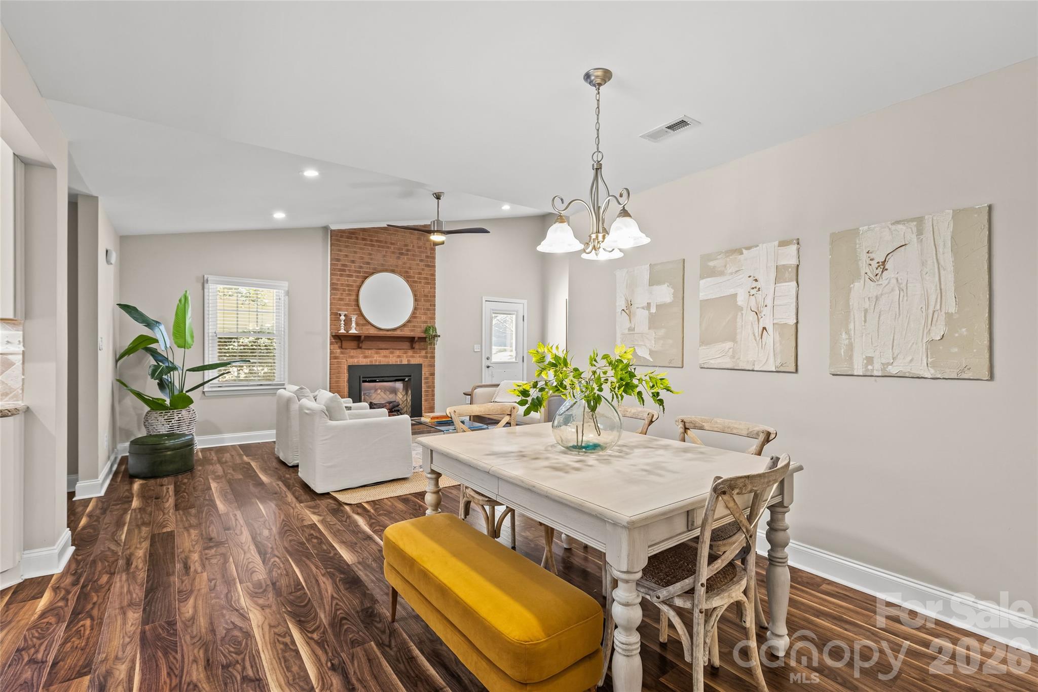 2434 Dryden Lane