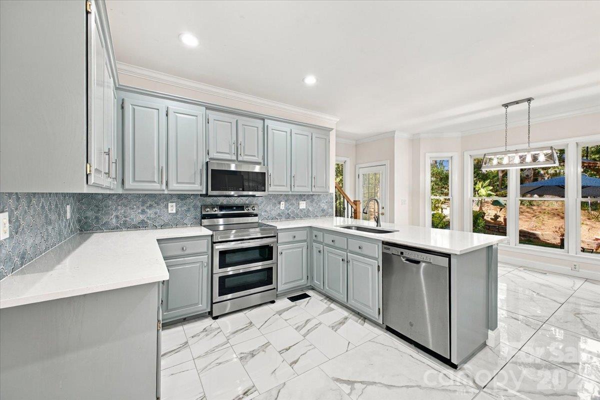 1261 Boswell Court
