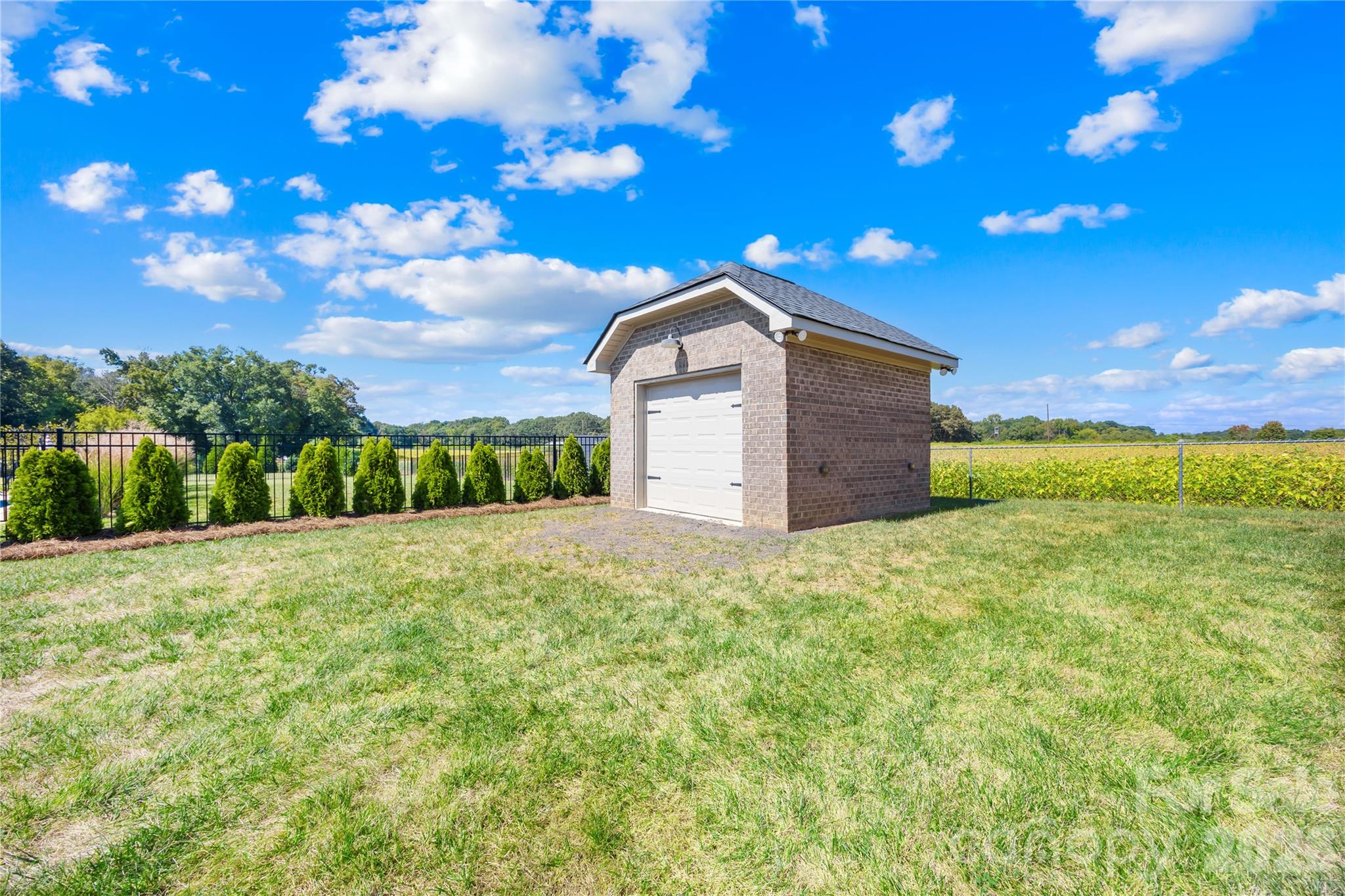 2107 Parrothead Drive