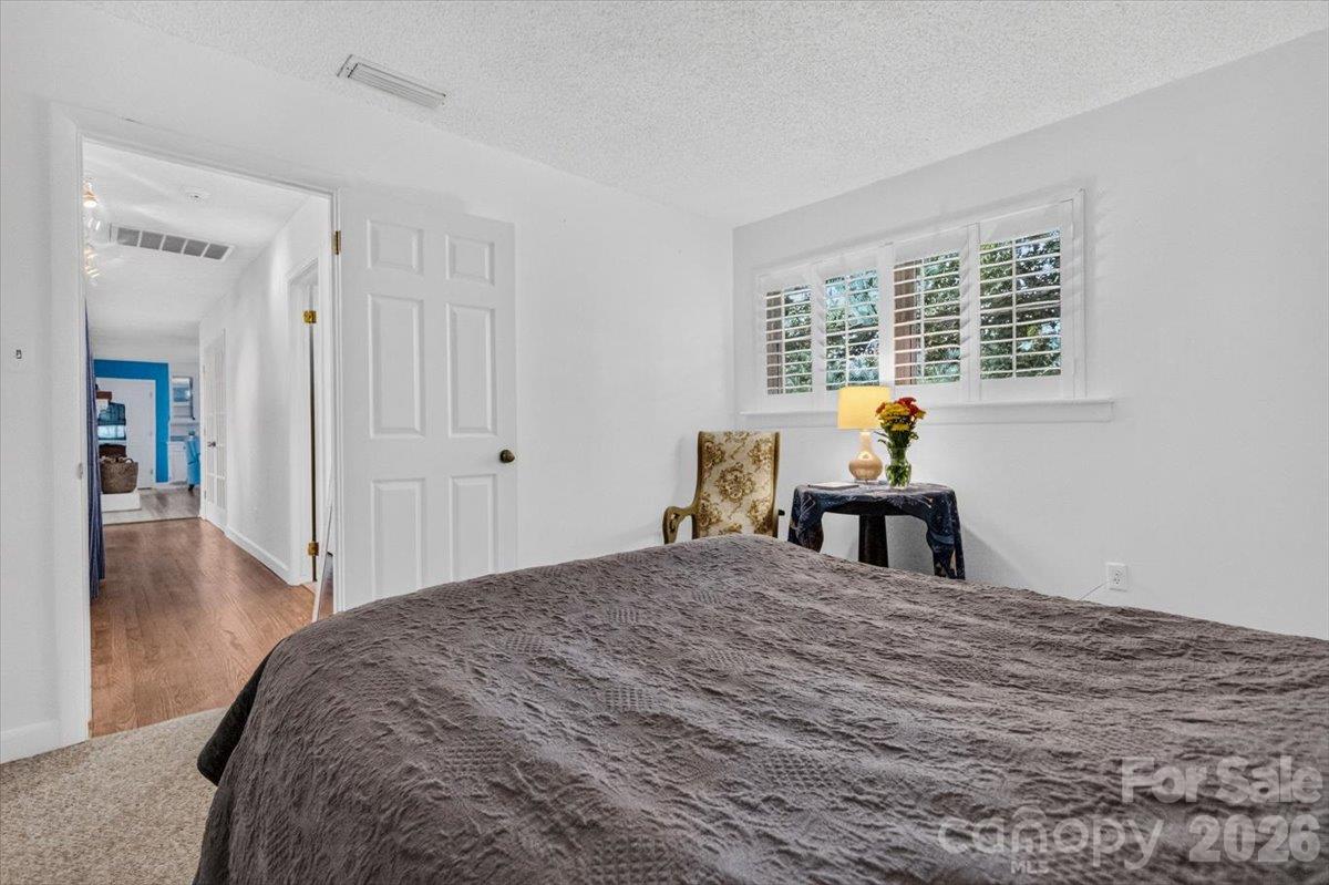 2086 Old Mountain Road