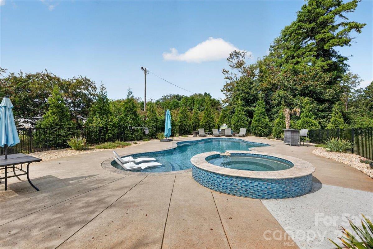 2086 Old Mountain Road