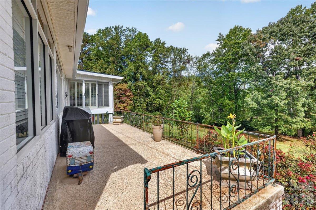 2086 Old Mountain Road