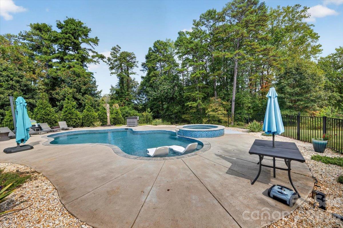 2086 Old Mountain Road