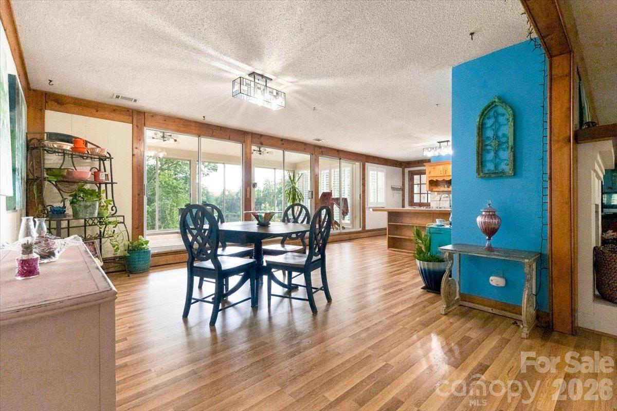 2086 Old Mountain Road