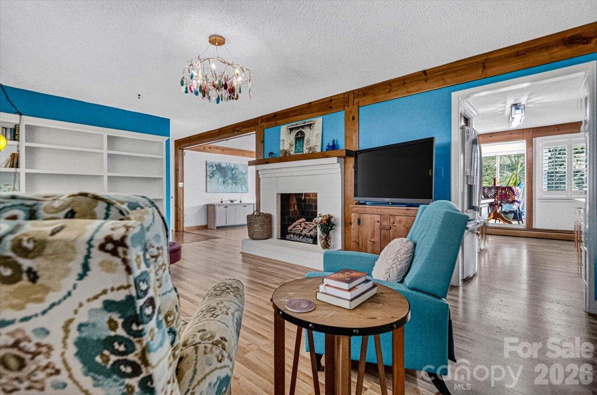 2086 Old Mountain Road