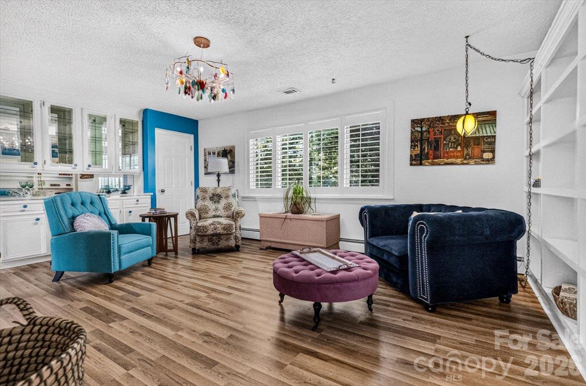 2086 Old Mountain Road