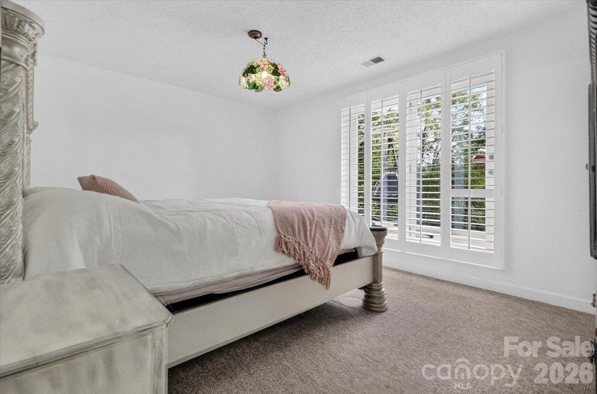 2086 Old Mountain Road