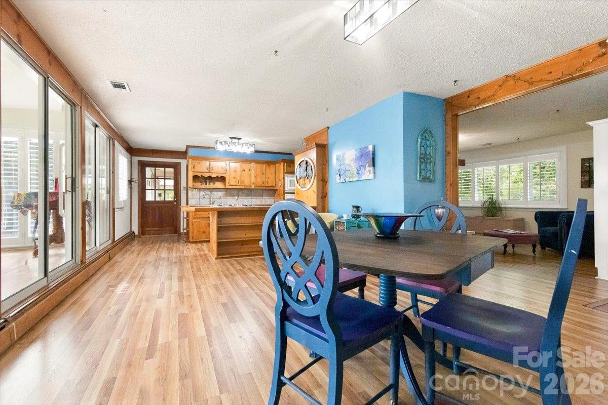 2086 Old Mountain Road