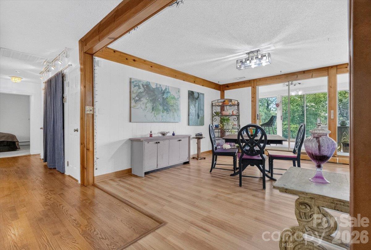 2086 Old Mountain Road