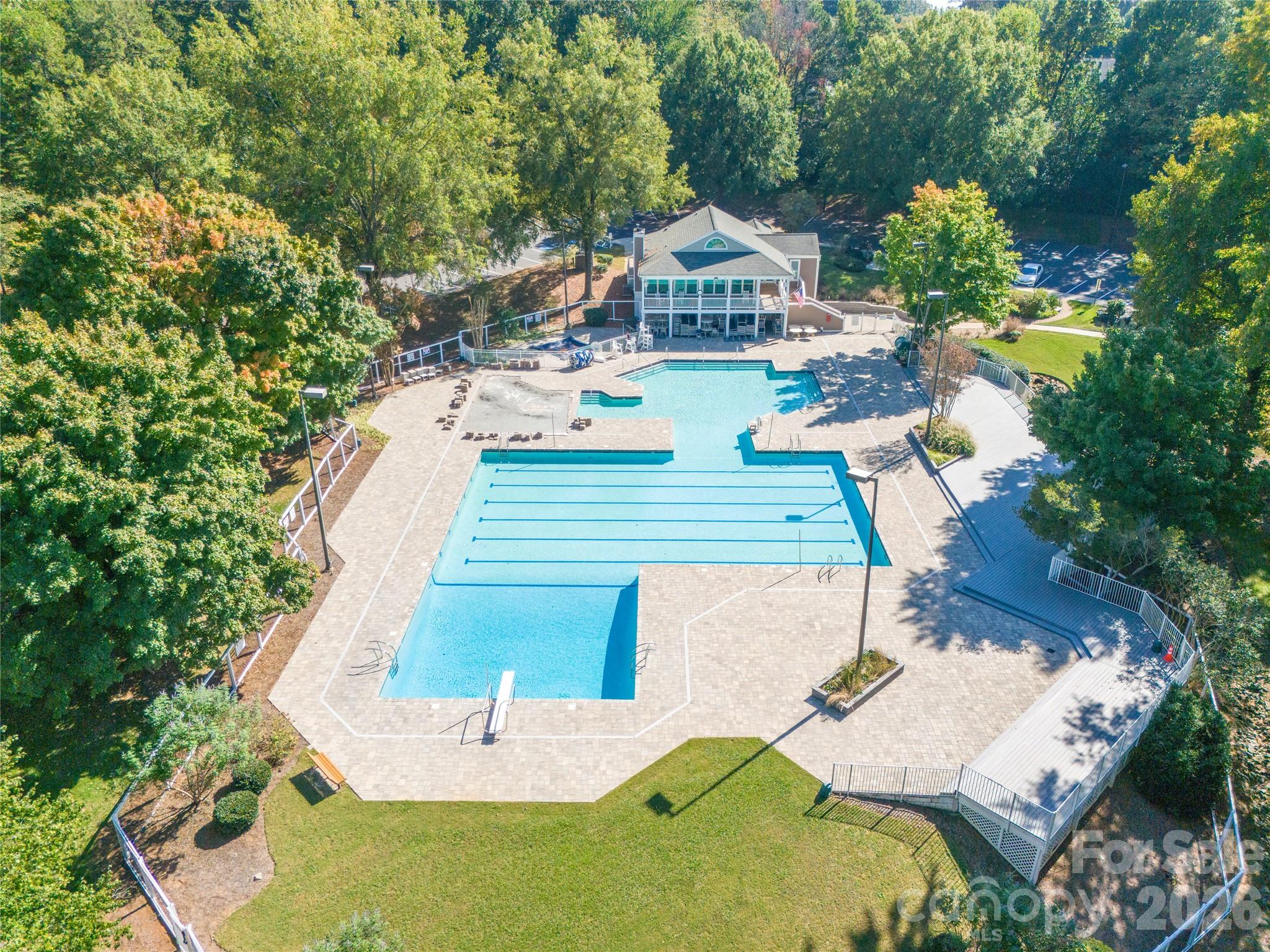 8845 Legacy Lake Lane