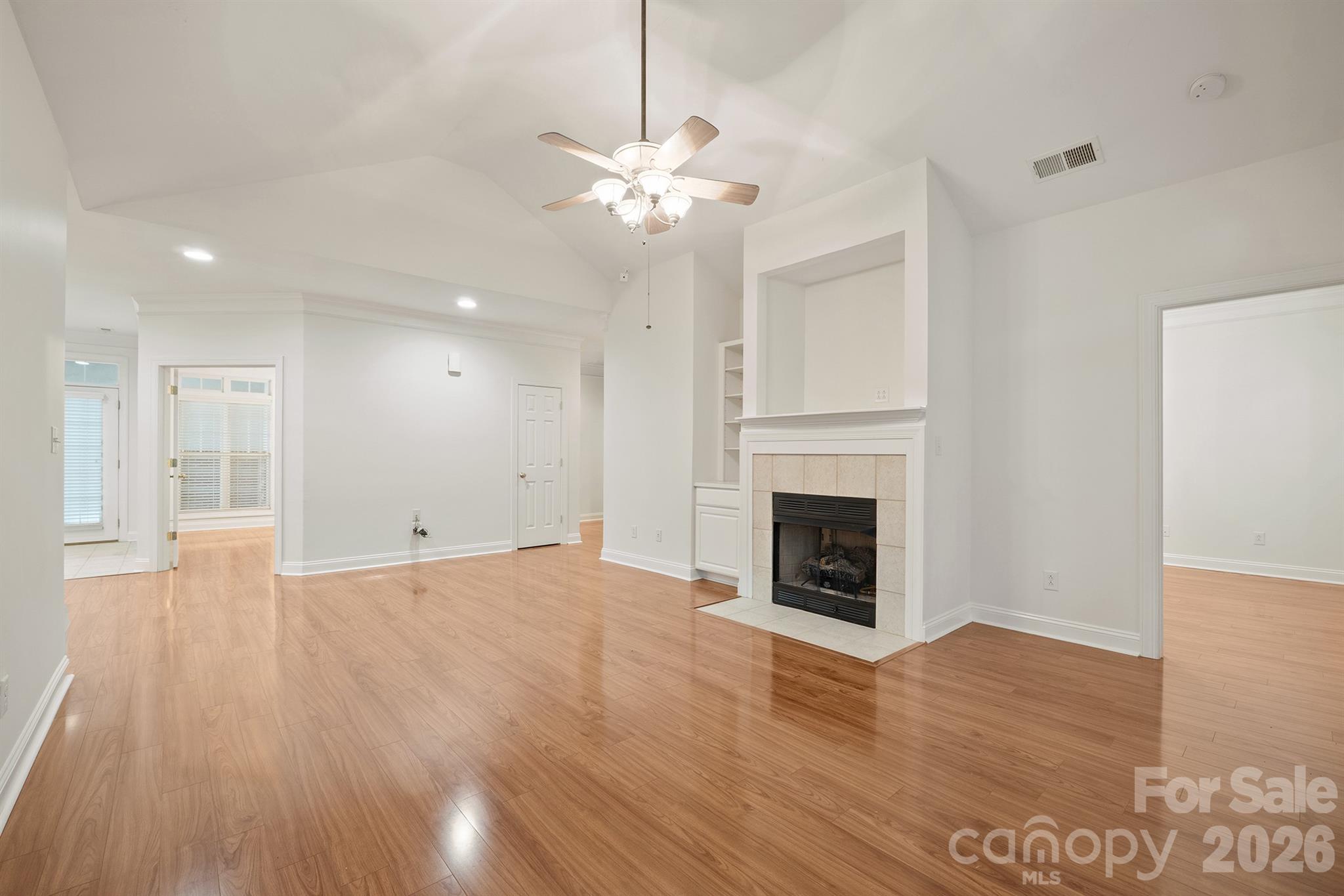 8845 Legacy Lake Lane