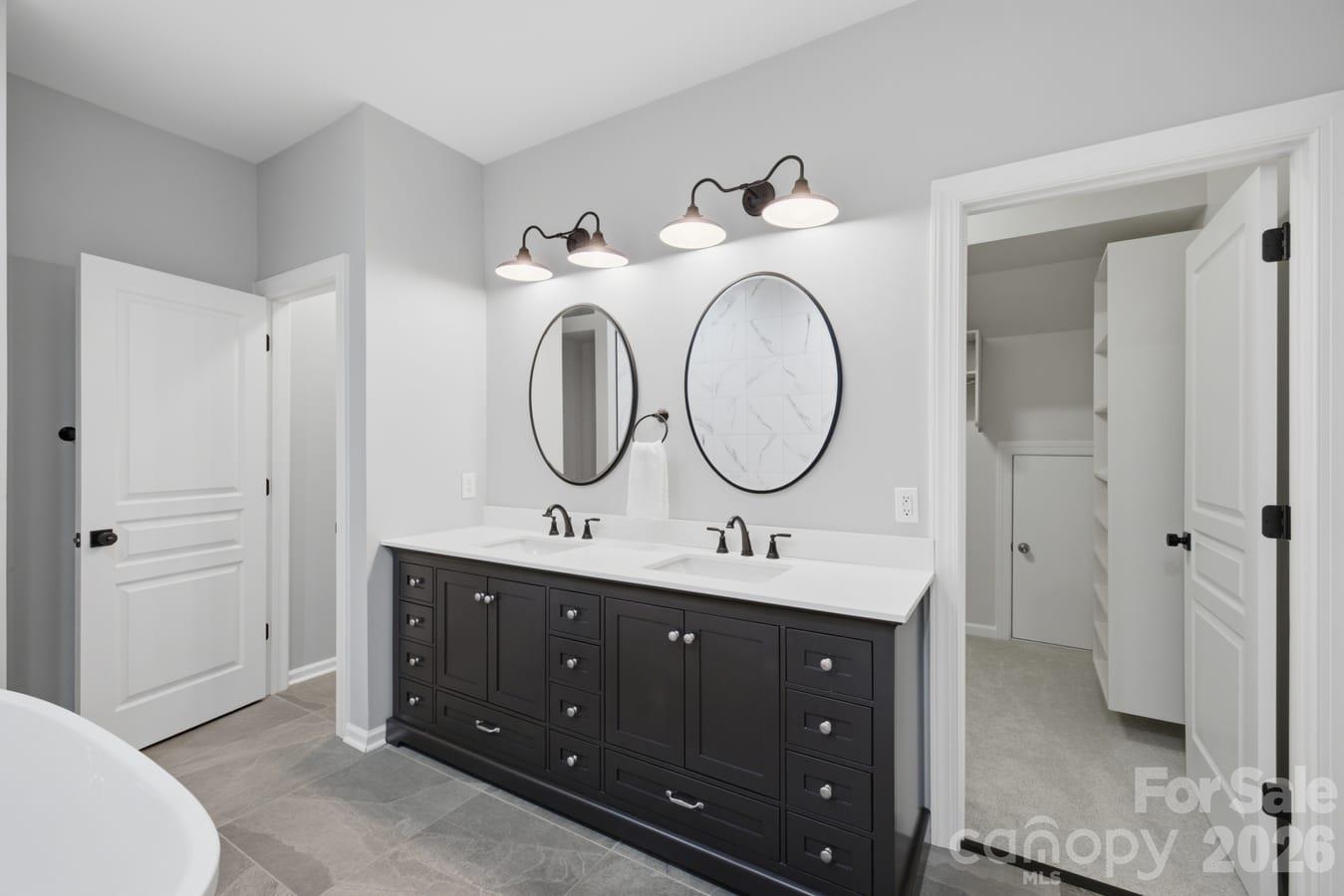 8424 Loxton Circle