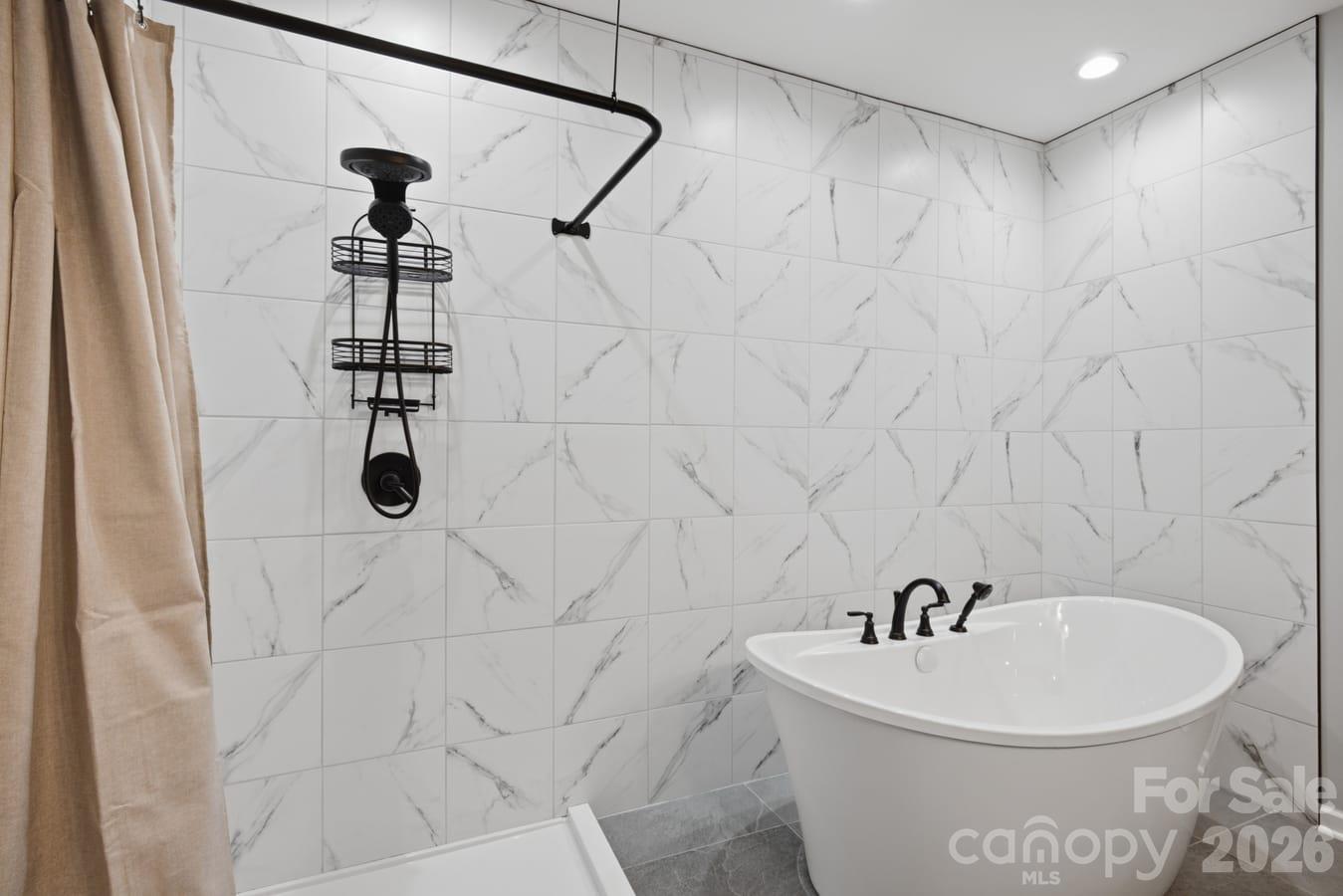8424 Loxton Circle