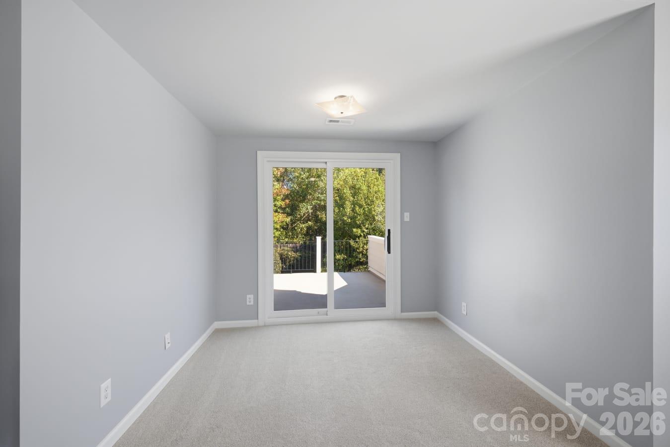 8424 Loxton Circle
