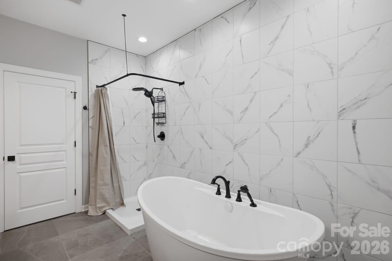 8424 Loxton Circle