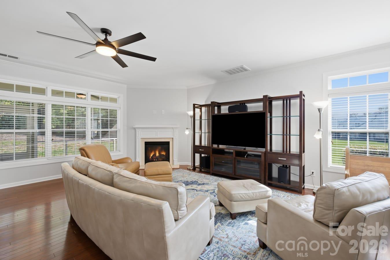8424 Loxton Circle