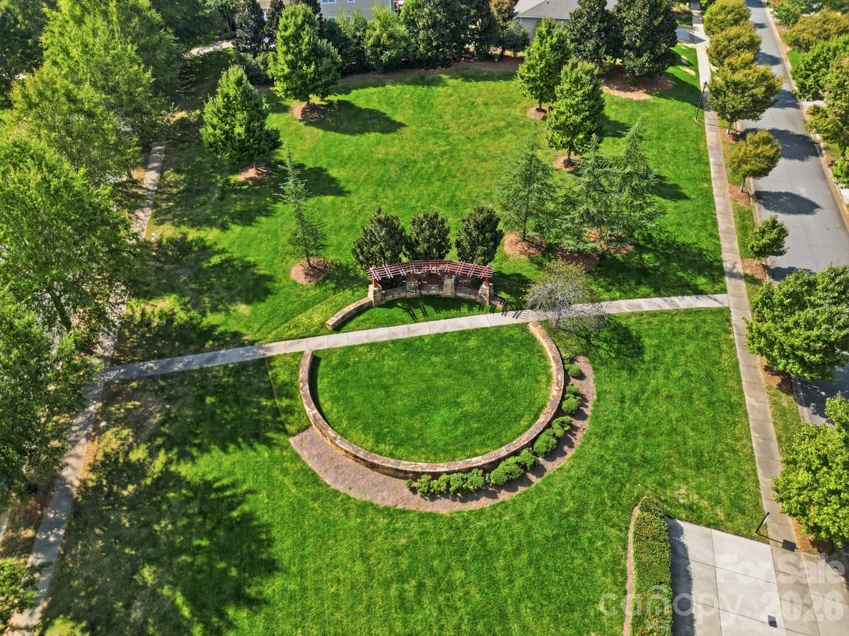 8424 Loxton Circle