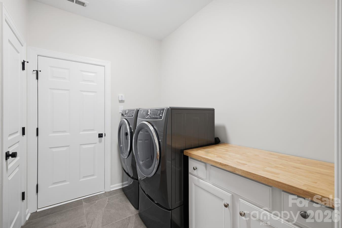 8424 Loxton Circle