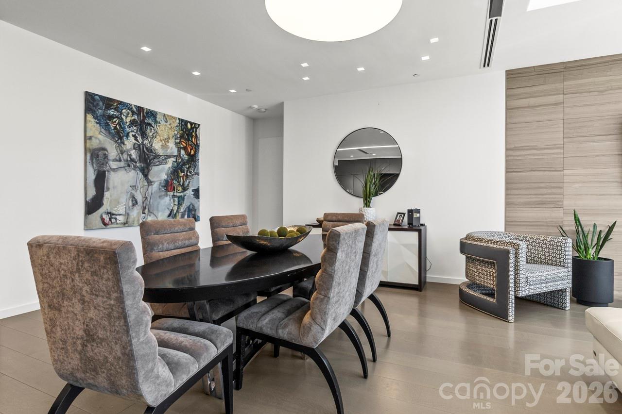 435 S Tryon Street Unit: 901