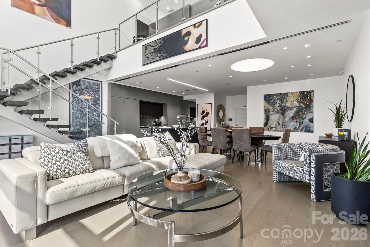 435 S Tryon Street Unit: 901
