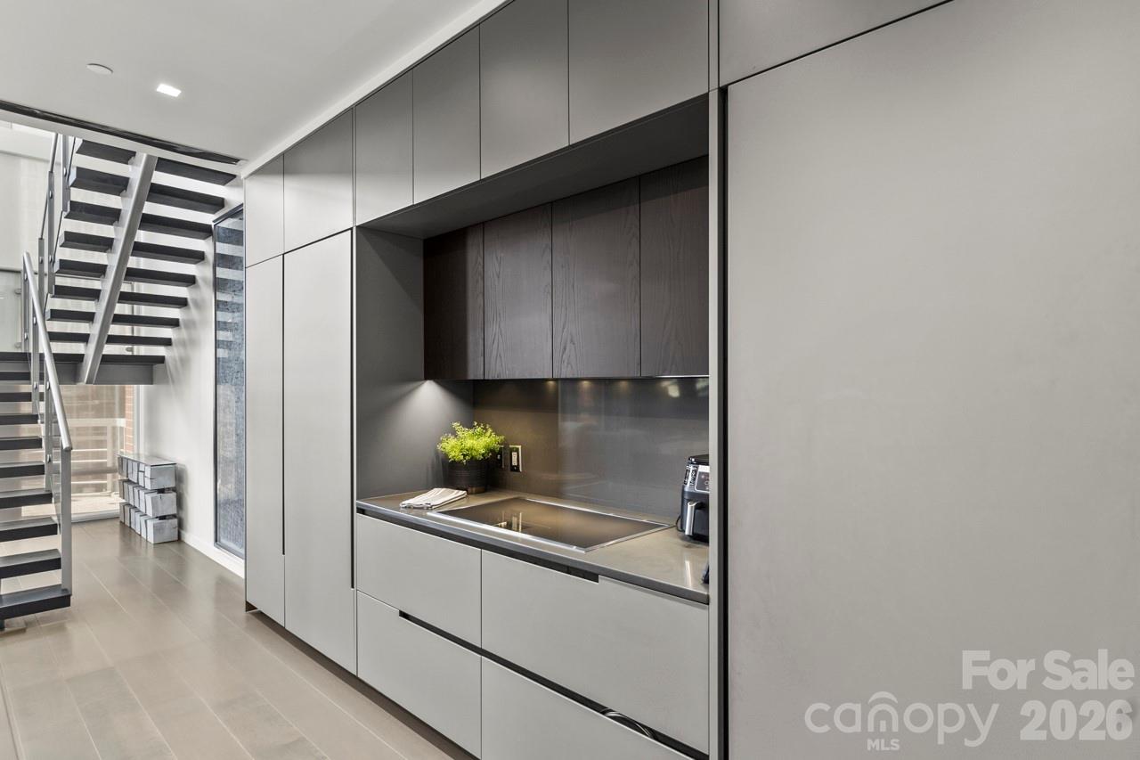 435 S Tryon Street Unit: 901