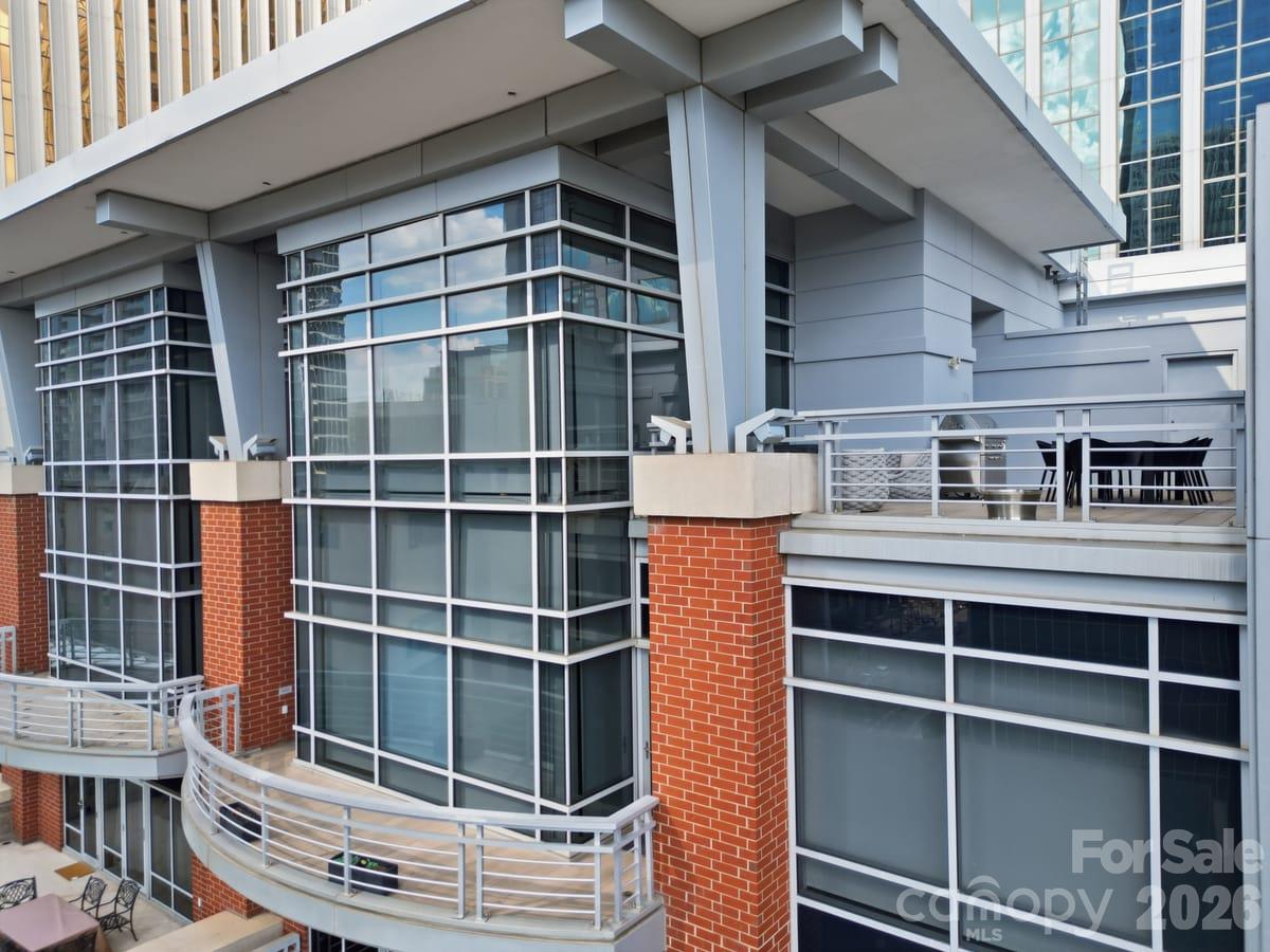 435 S Tryon Street Unit: 901